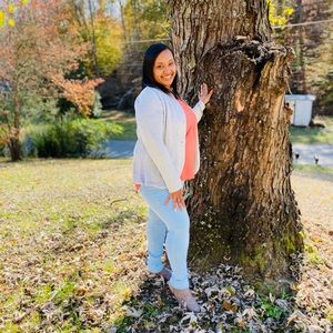 Meet your Posher, Laytoya